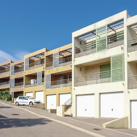 Amazing Apartment In Колюр Екстериор снимка