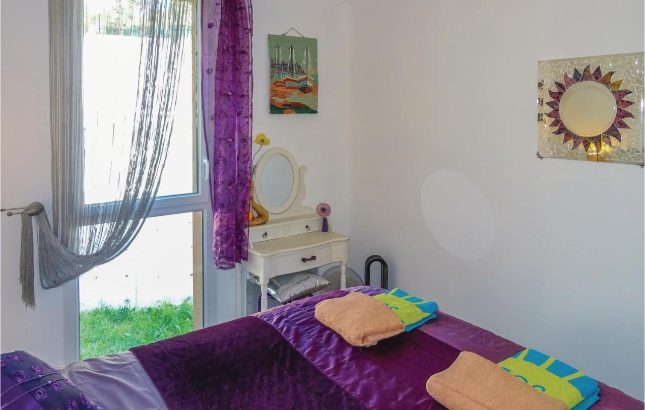 Amazing Apartment In Колюр Екстериор снимка